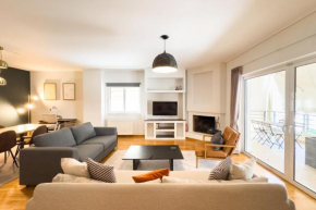 Spacious Family Apt in Glyfada